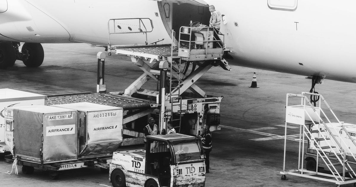 Những lỗi thường gặp khiến lô hàng nguy hiểm bị từ chối tại sân bay và cách phòng tránh